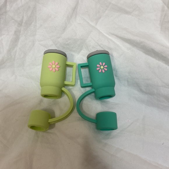 SHEIN green pack of 2 silicone straw cover cap for Stanley Cup. Straw toppers. - Picture 11 of 15
